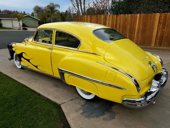 Oldsmobile-88-1949-Custom-Yellow-21