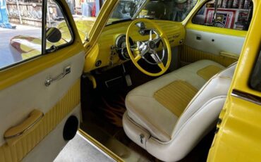 Oldsmobile-88-1949-Custom-Yellow-3