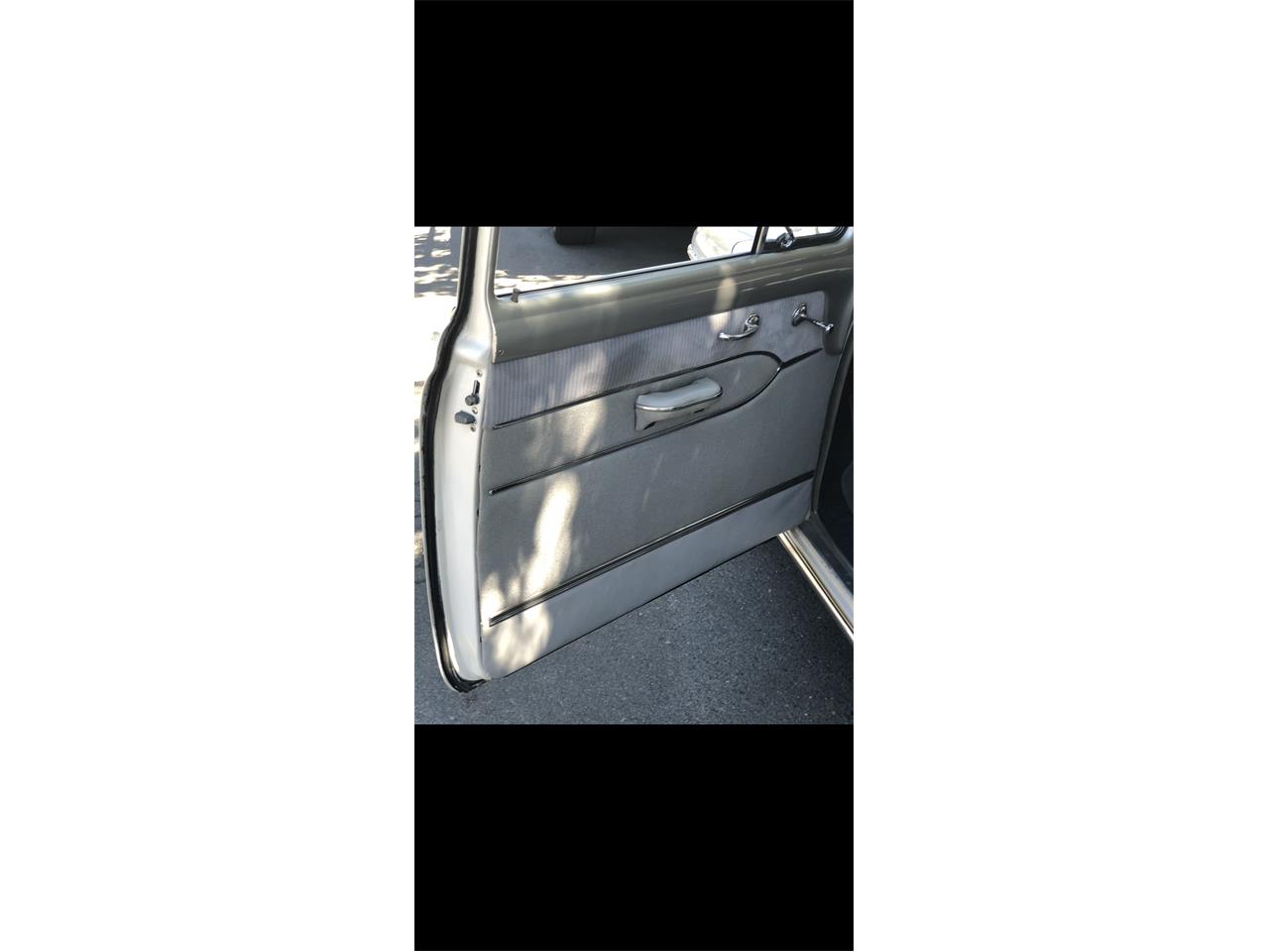 Oldsmobile-88-1950-Beige-11
