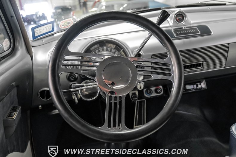 Oldsmobile-88-1950-Dark-Blue-White-15