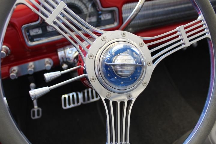 Oldsmobile-88-1951-red-gray-18