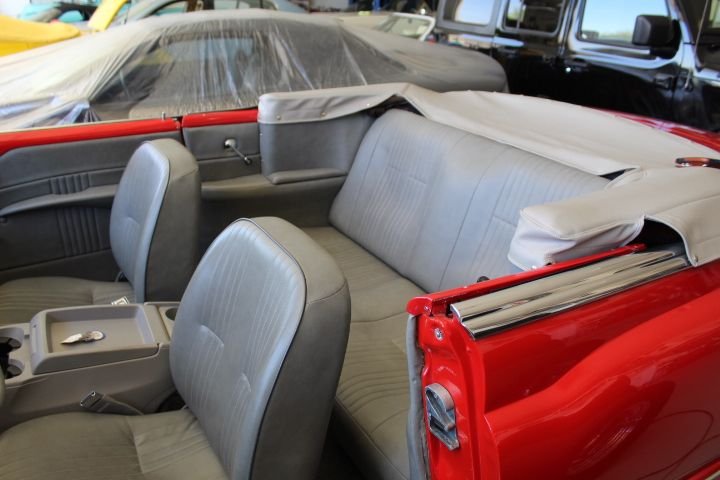 Oldsmobile-88-1951-red-gray-20
