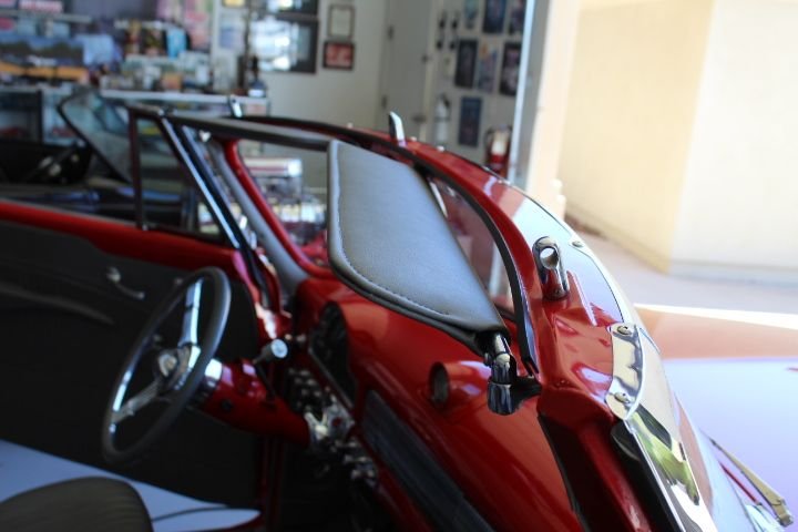 Oldsmobile-88-1951-red-gray-28