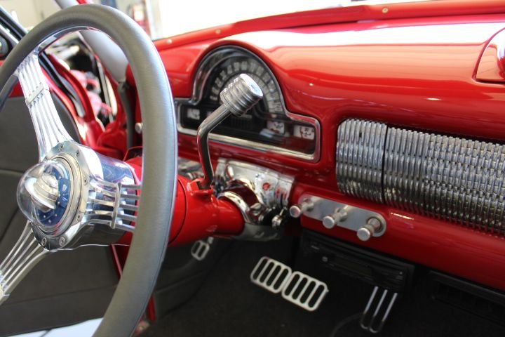 Oldsmobile-88-1951-red-gray-32