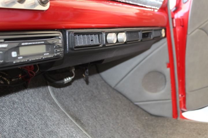 Oldsmobile-88-1951-red-gray-37