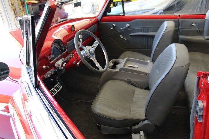 Oldsmobile-88-1951-red-gray-43