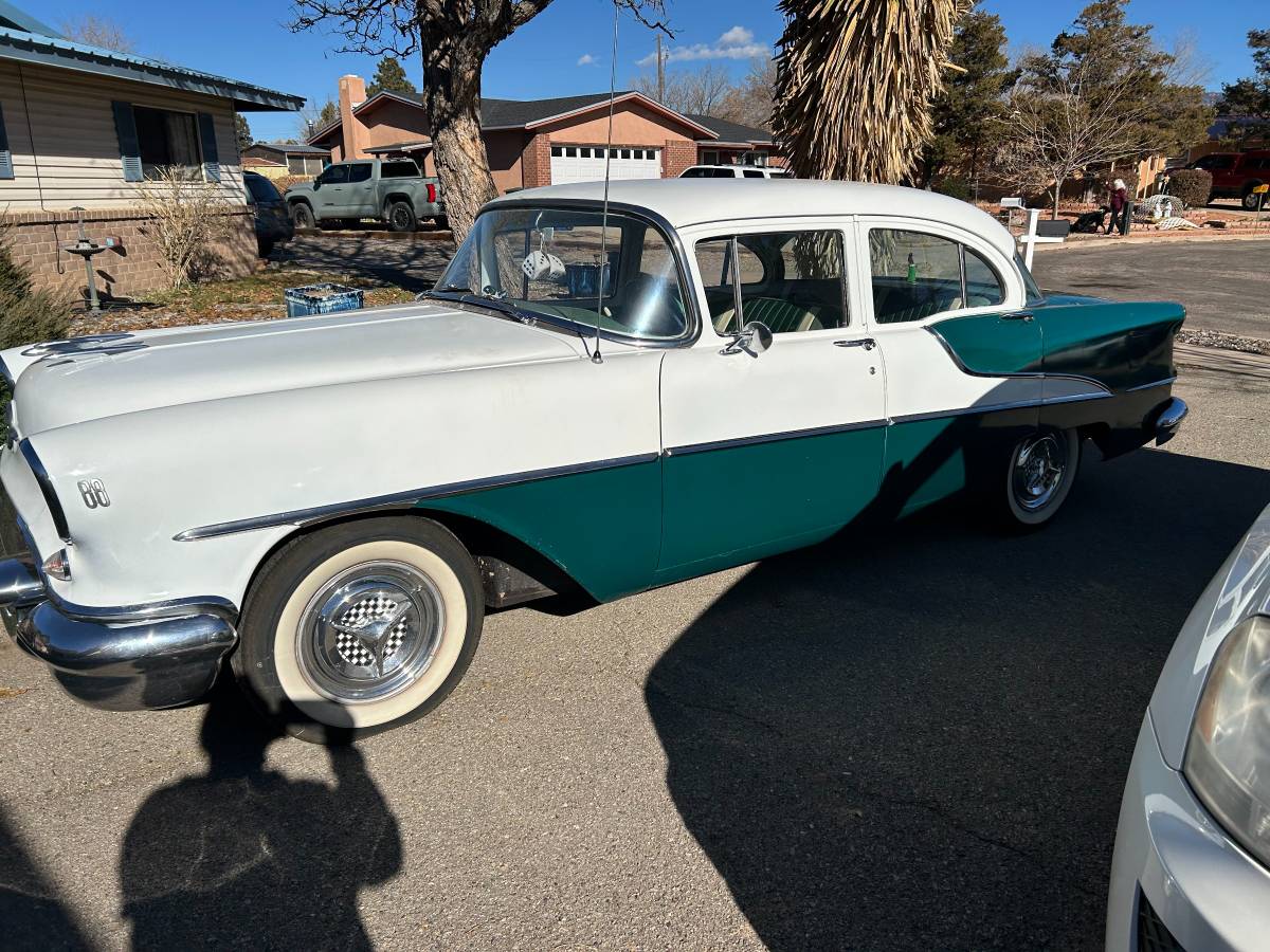 Oldsmobile-88-1955-green-5