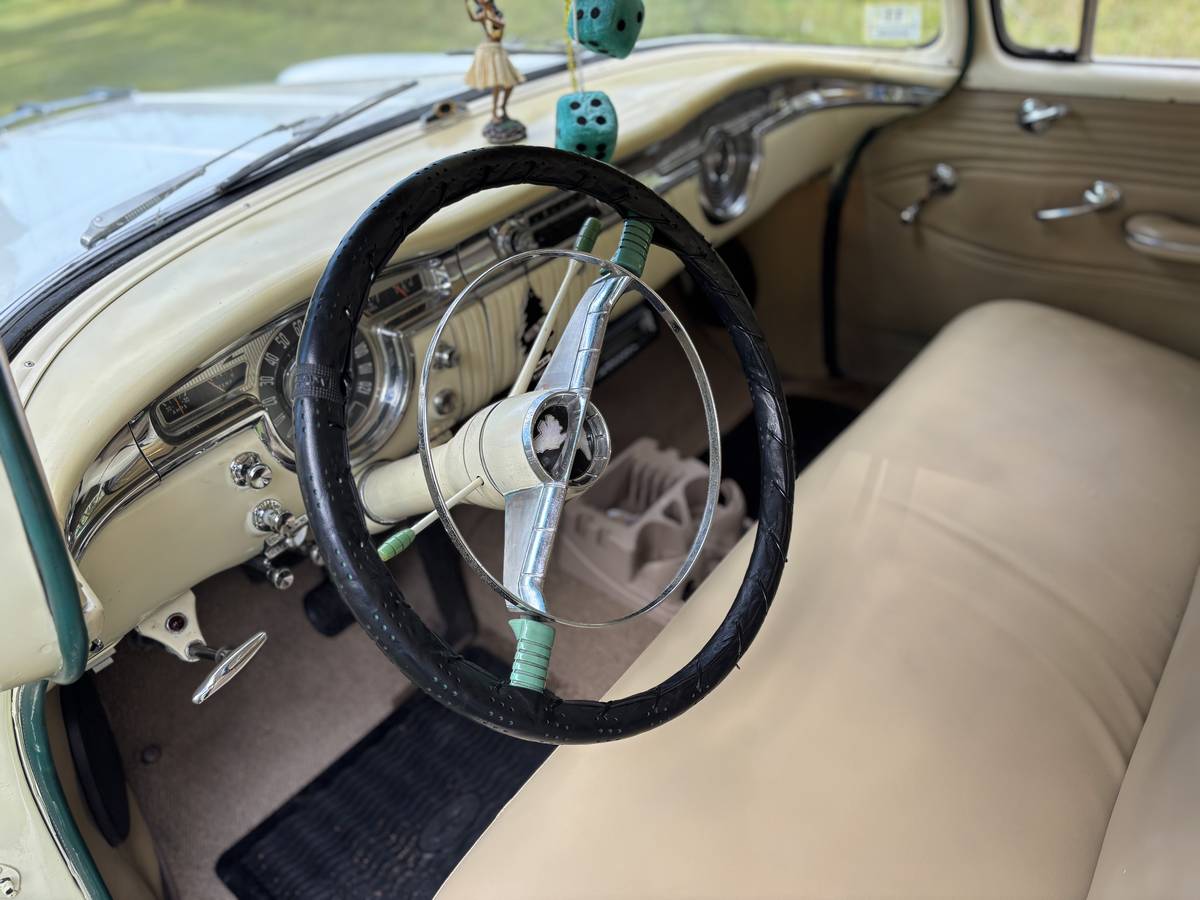 Oldsmobile-88-1955-yellow-1