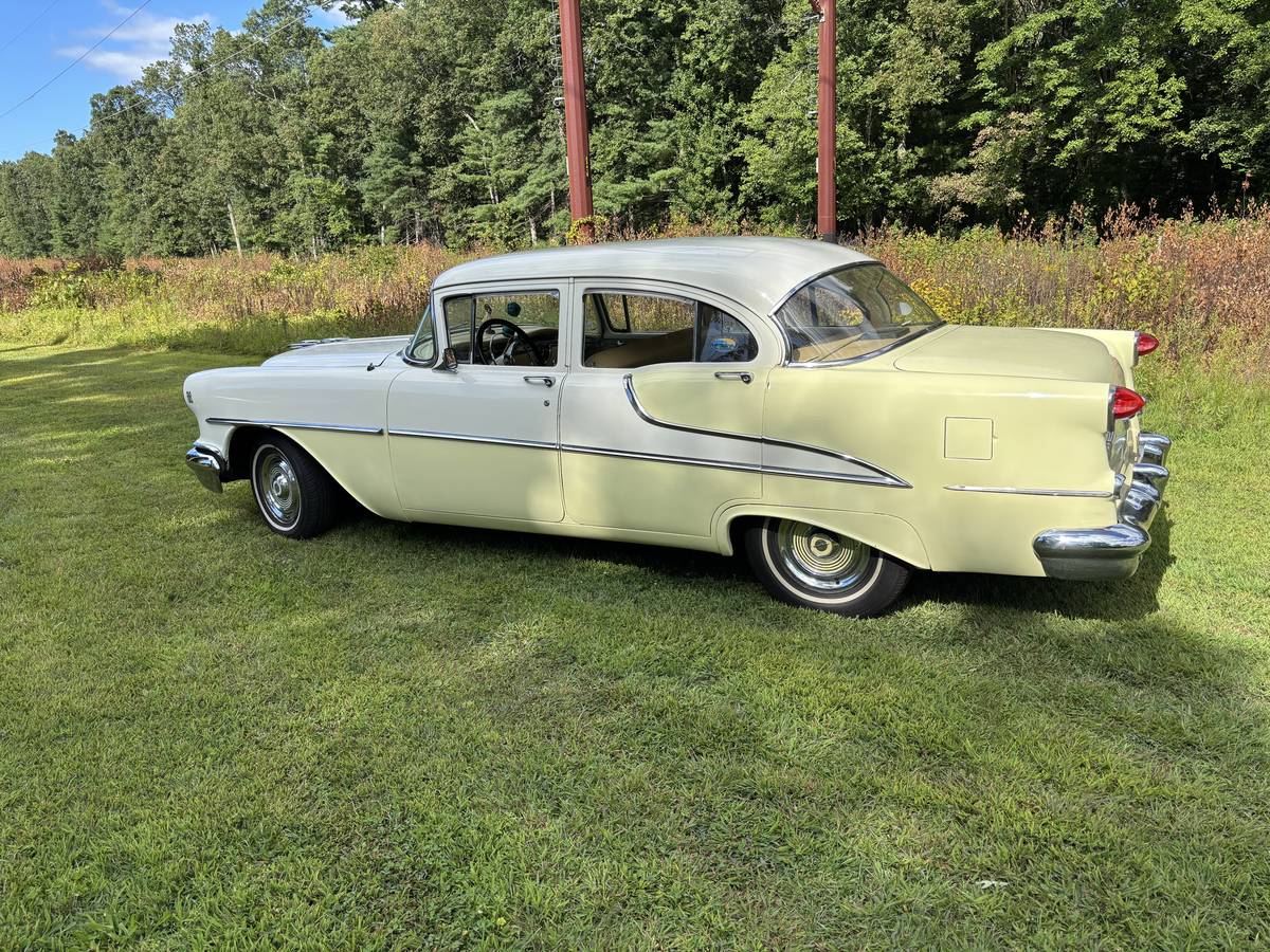 Oldsmobile-88-1955-yellow-2