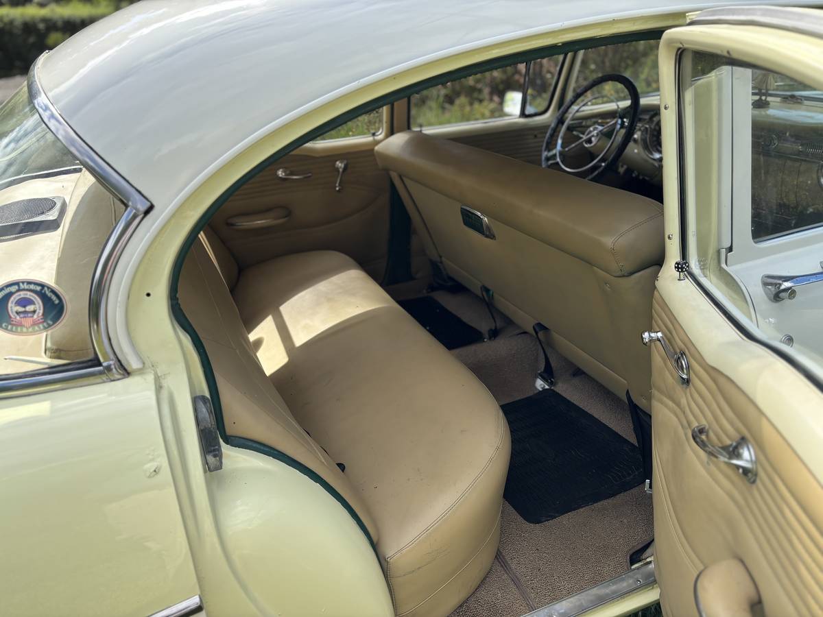 Oldsmobile-88-1955-yellow-6