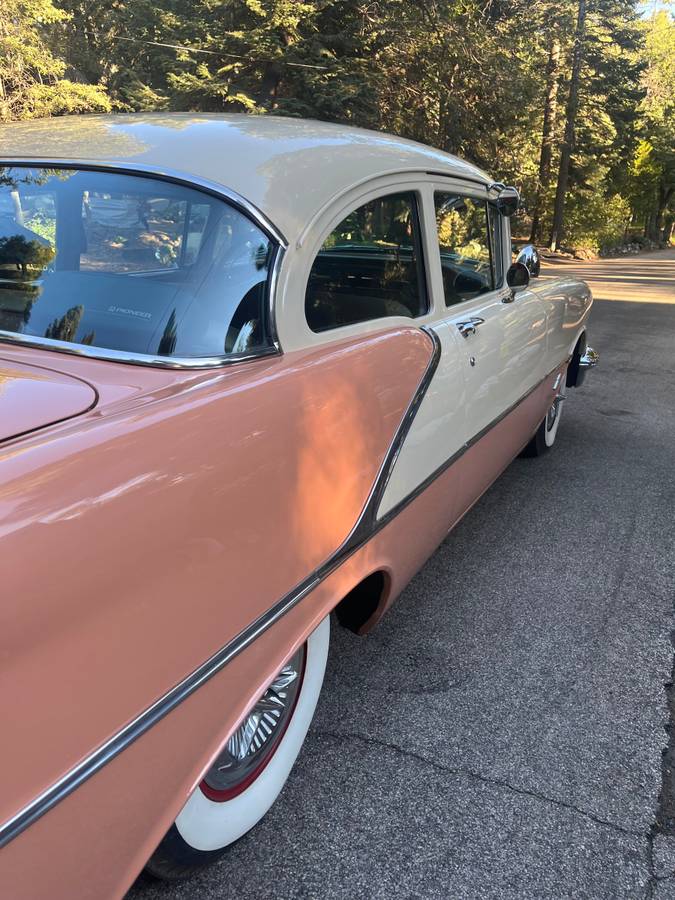 Oldsmobile-88-1956-white-10