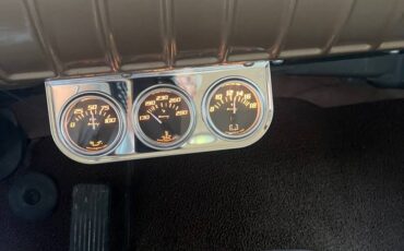 Oldsmobile-88-1956-white-23
