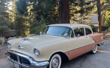 Oldsmobile-88-1956-white-4