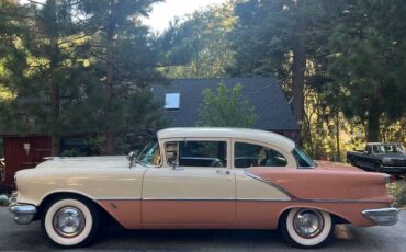 Oldsmobile-88-1956-white-5