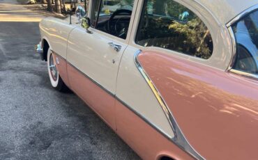 Oldsmobile-88-1956-white-9