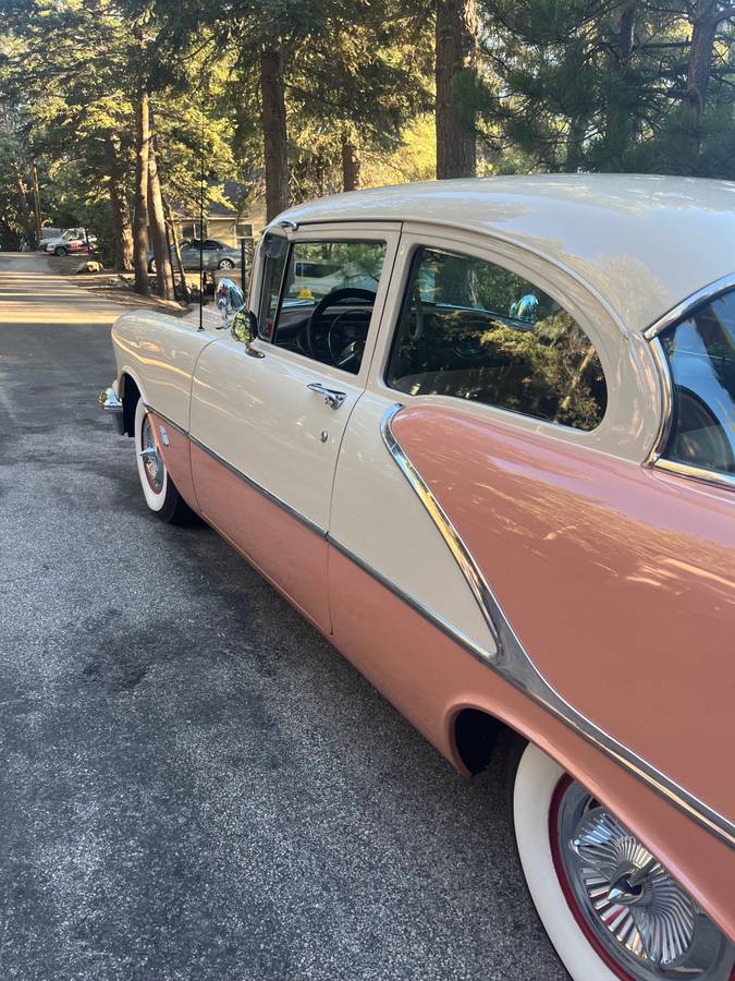 Oldsmobile-88-1956-white-9
