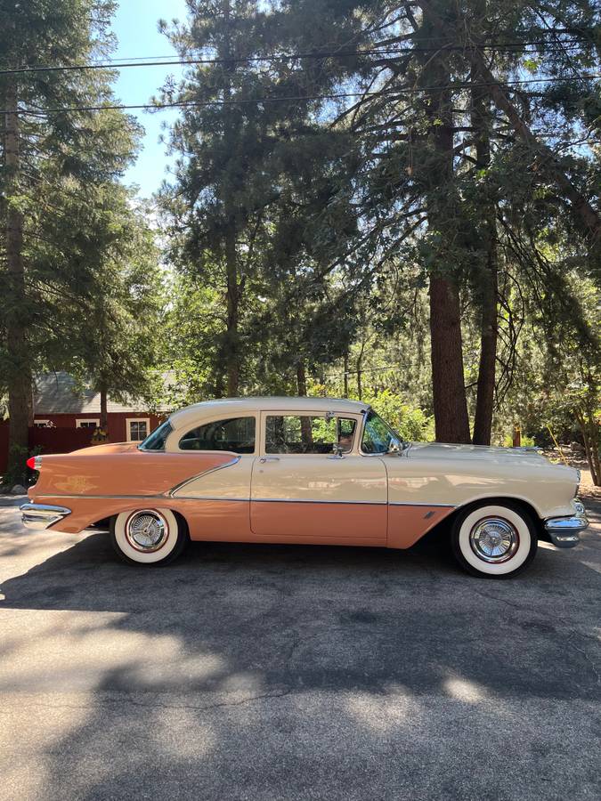 Oldsmobile-88-1956-white