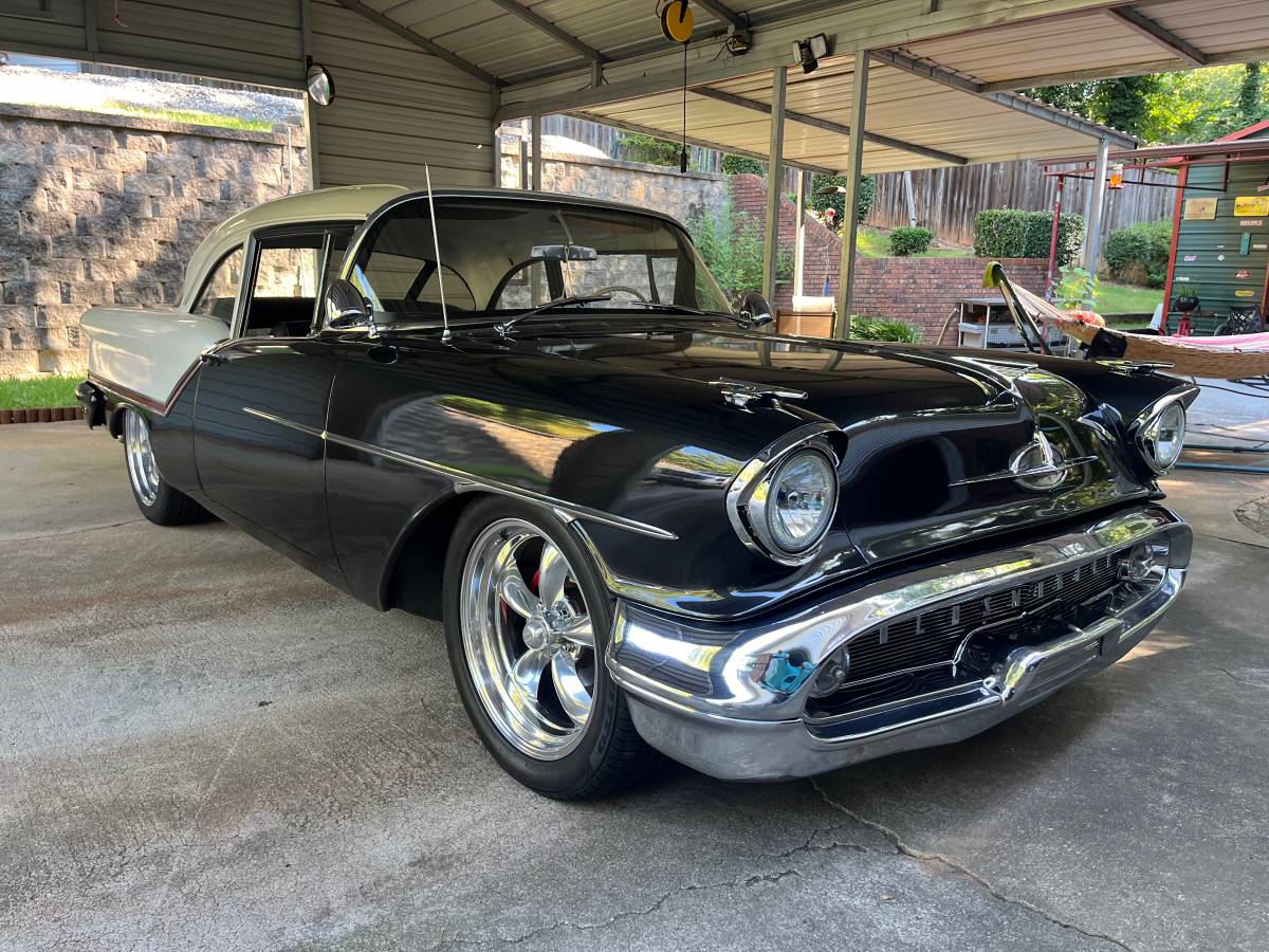 Oldsmobile-88-1957-1