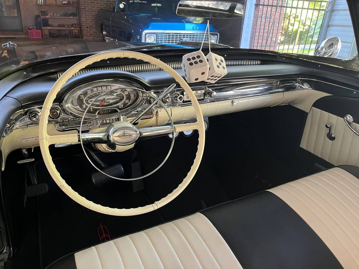 Oldsmobile-88-1957-16