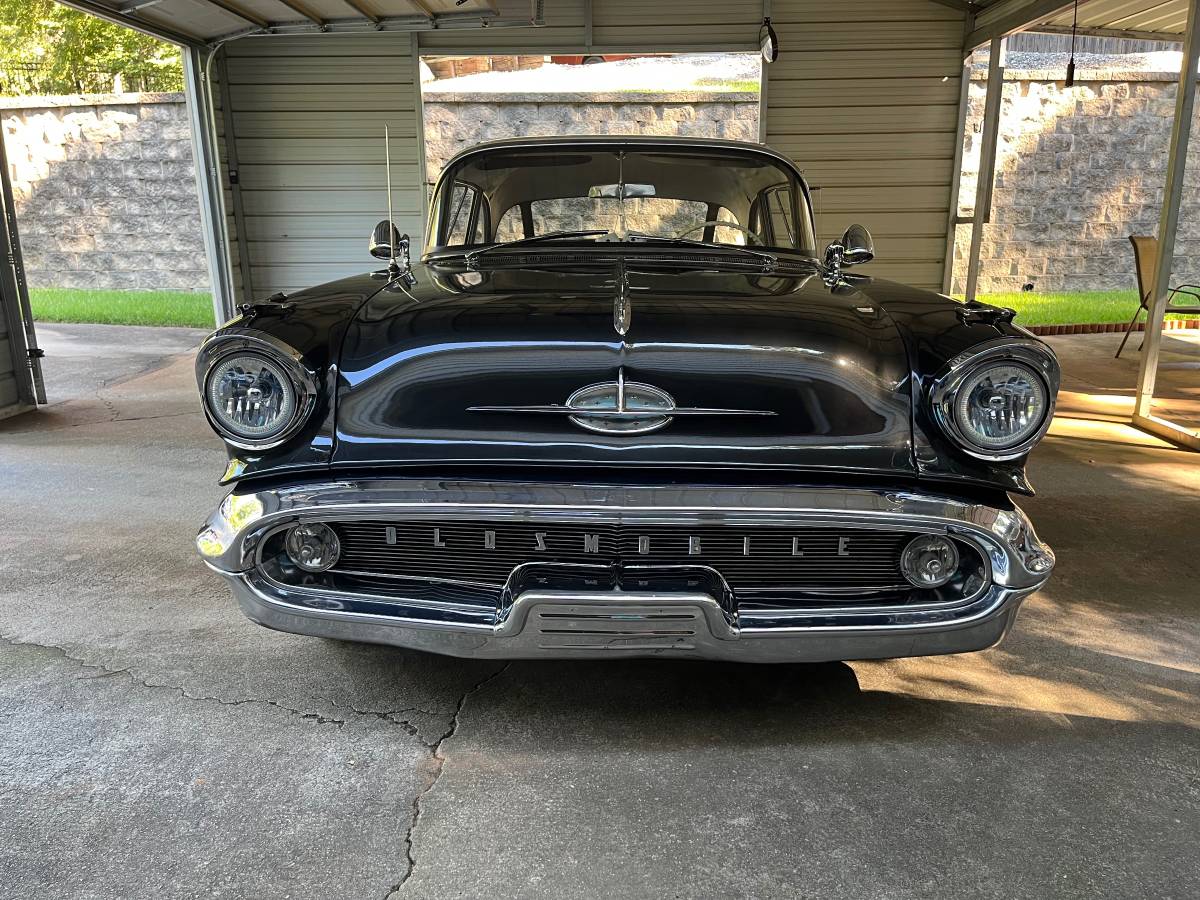 Oldsmobile-88-1957-21