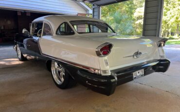 Oldsmobile-88-1957-3