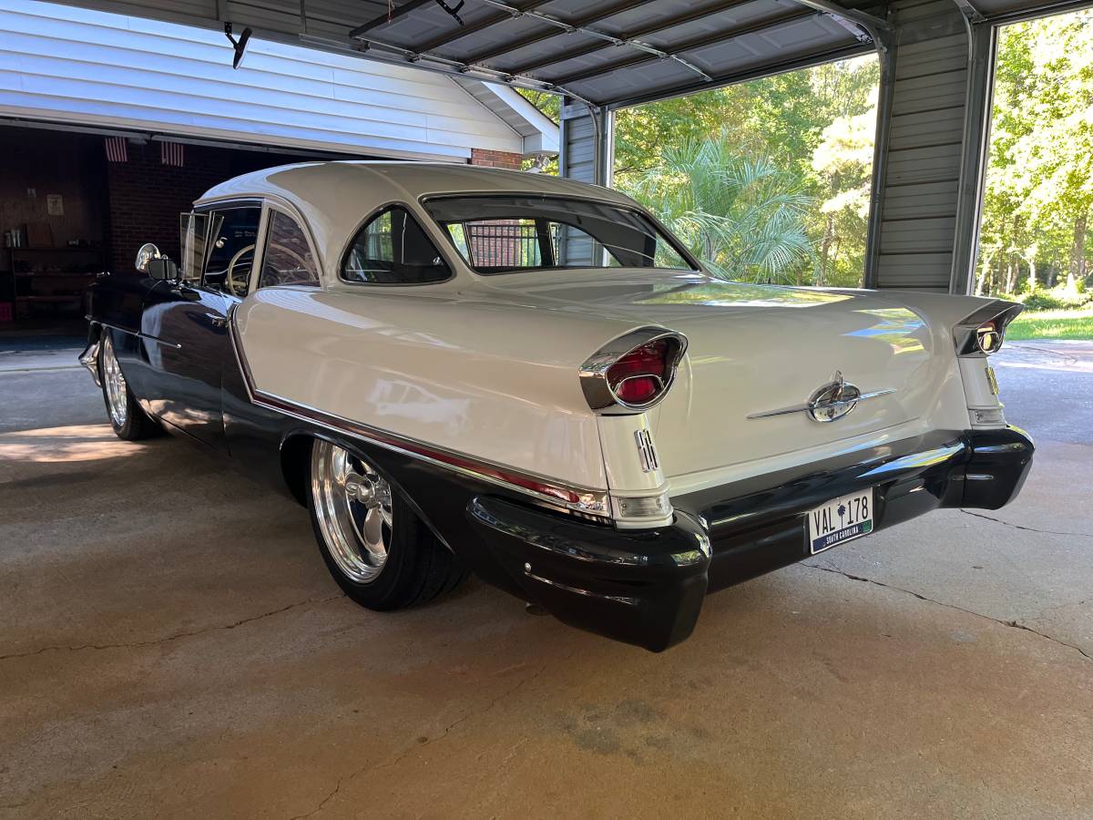 Oldsmobile-88-1957-3