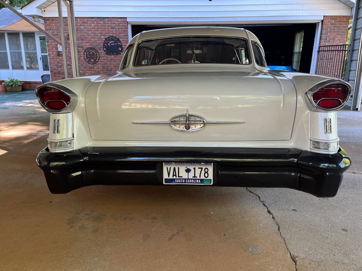 Oldsmobile-88-1957-4