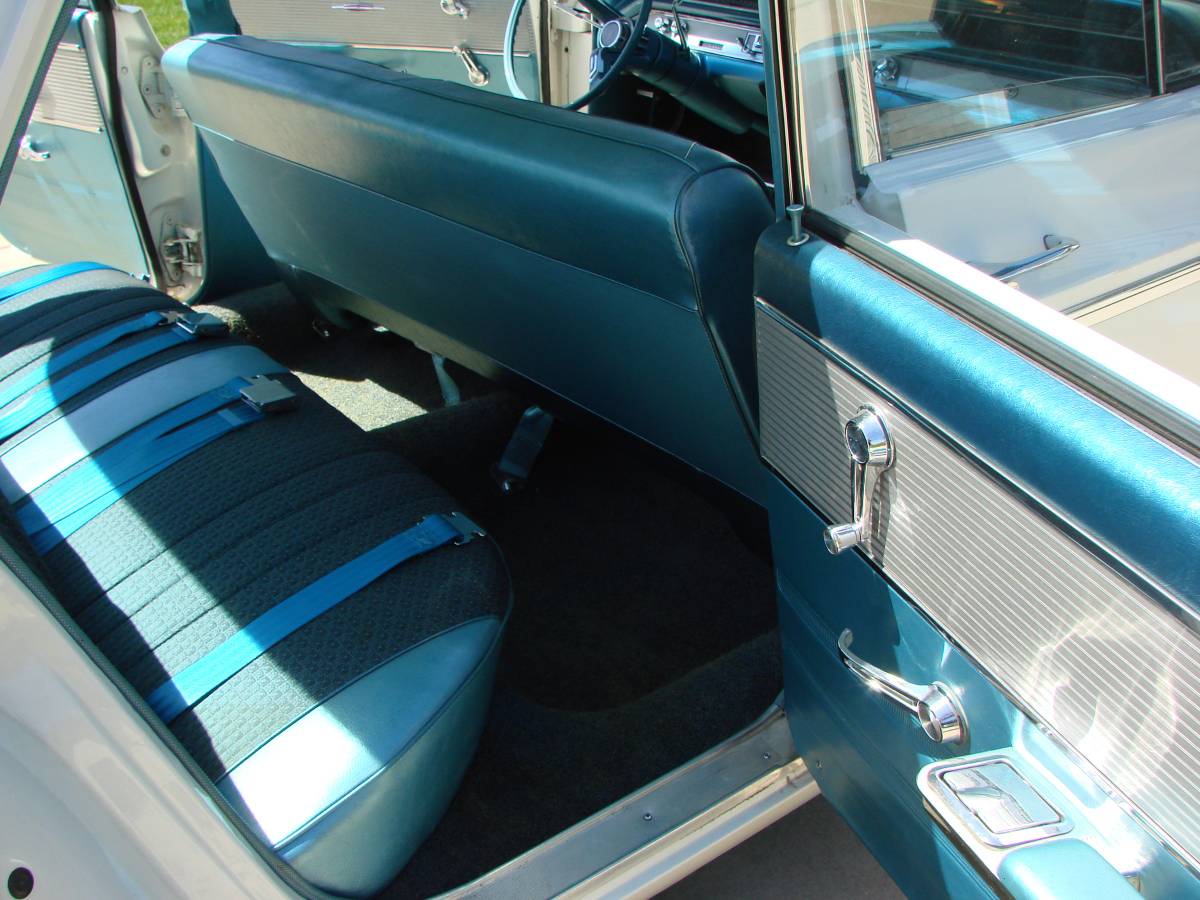 Oldsmobile-88-1964-white-4