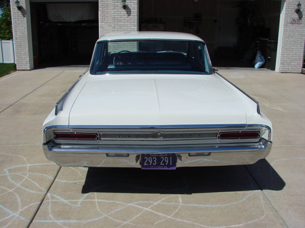Oldsmobile-88-1964-white-9