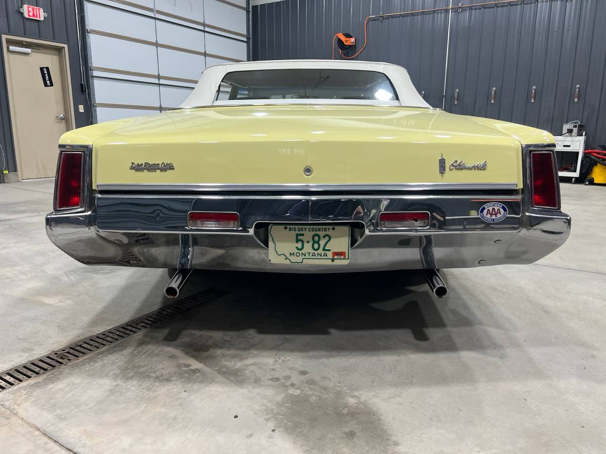Oldsmobile-88-1969-yellow-1