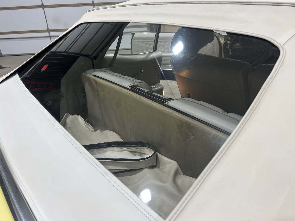 Oldsmobile-88-1969-yellow-16