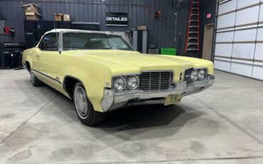 Oldsmobile-88-1969-yellow-4