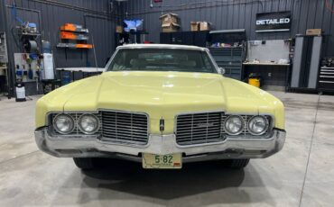 Oldsmobile-88-1969-yellow-5