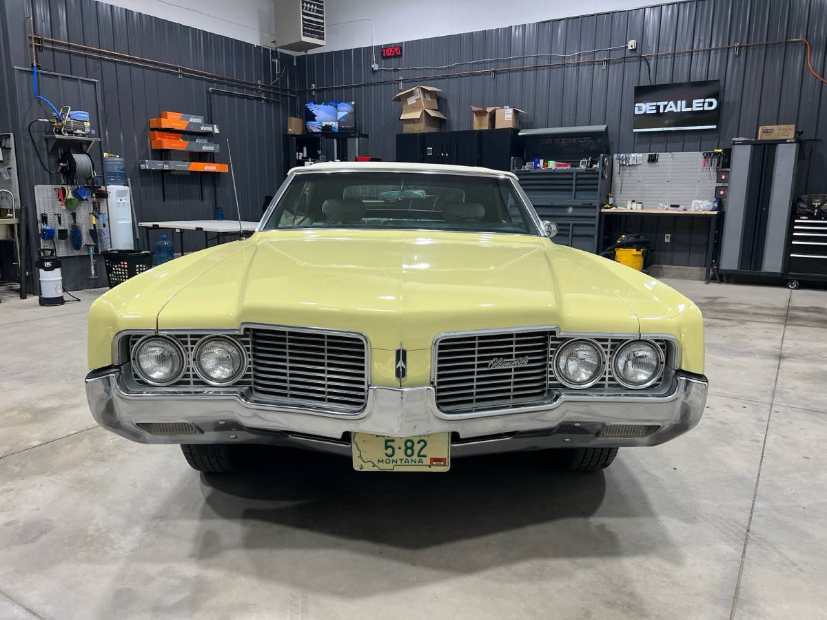 Oldsmobile-88-1969-yellow-5