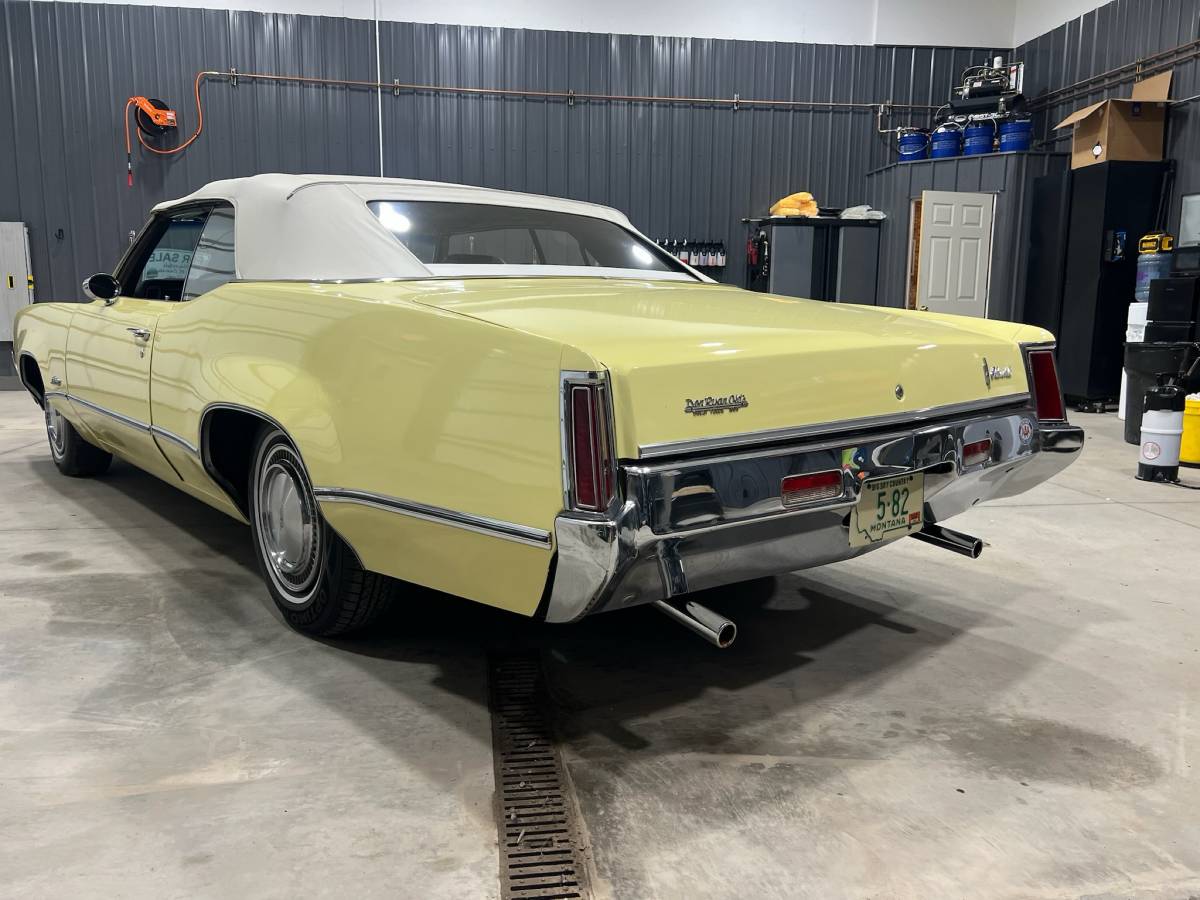 Oldsmobile-88-1969-yellow