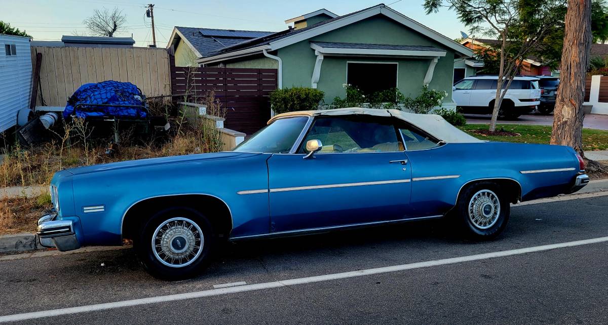 Oldsmobile-88-1974-blue