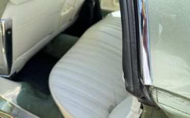 Oldsmobile-88-1975-green-3