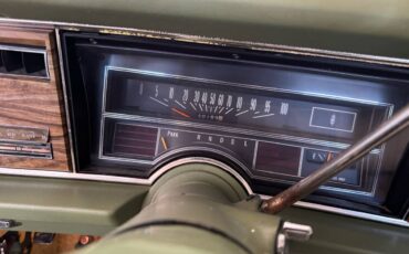 Oldsmobile-88-1975-green-5