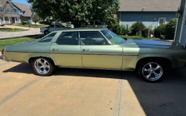 Oldsmobile-88-1975-green-8