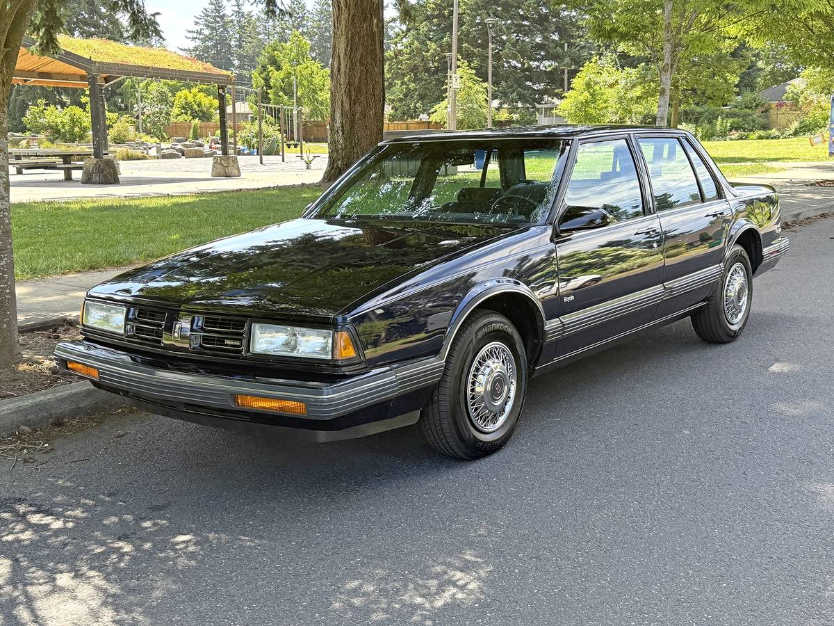 Oldsmobile-88-1990-blue-1