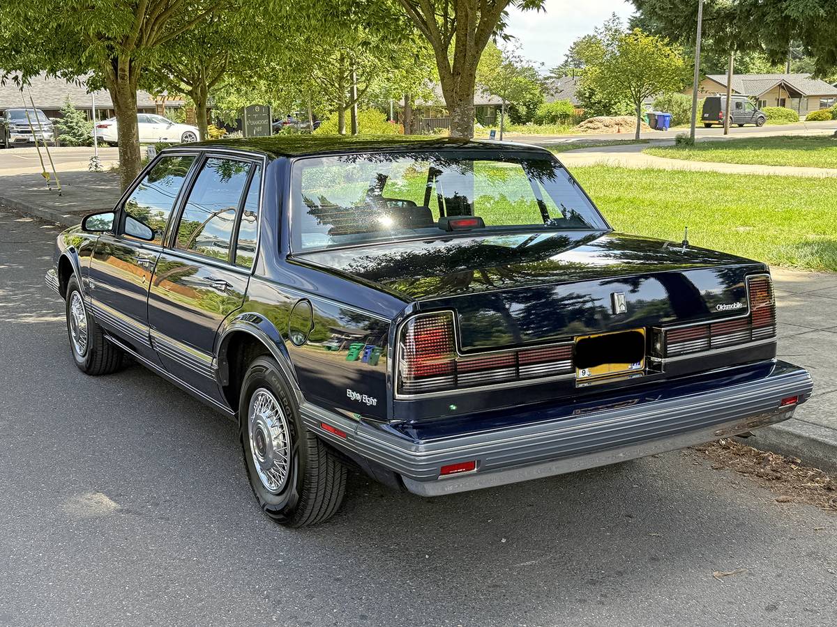 Oldsmobile-88-1990-blue