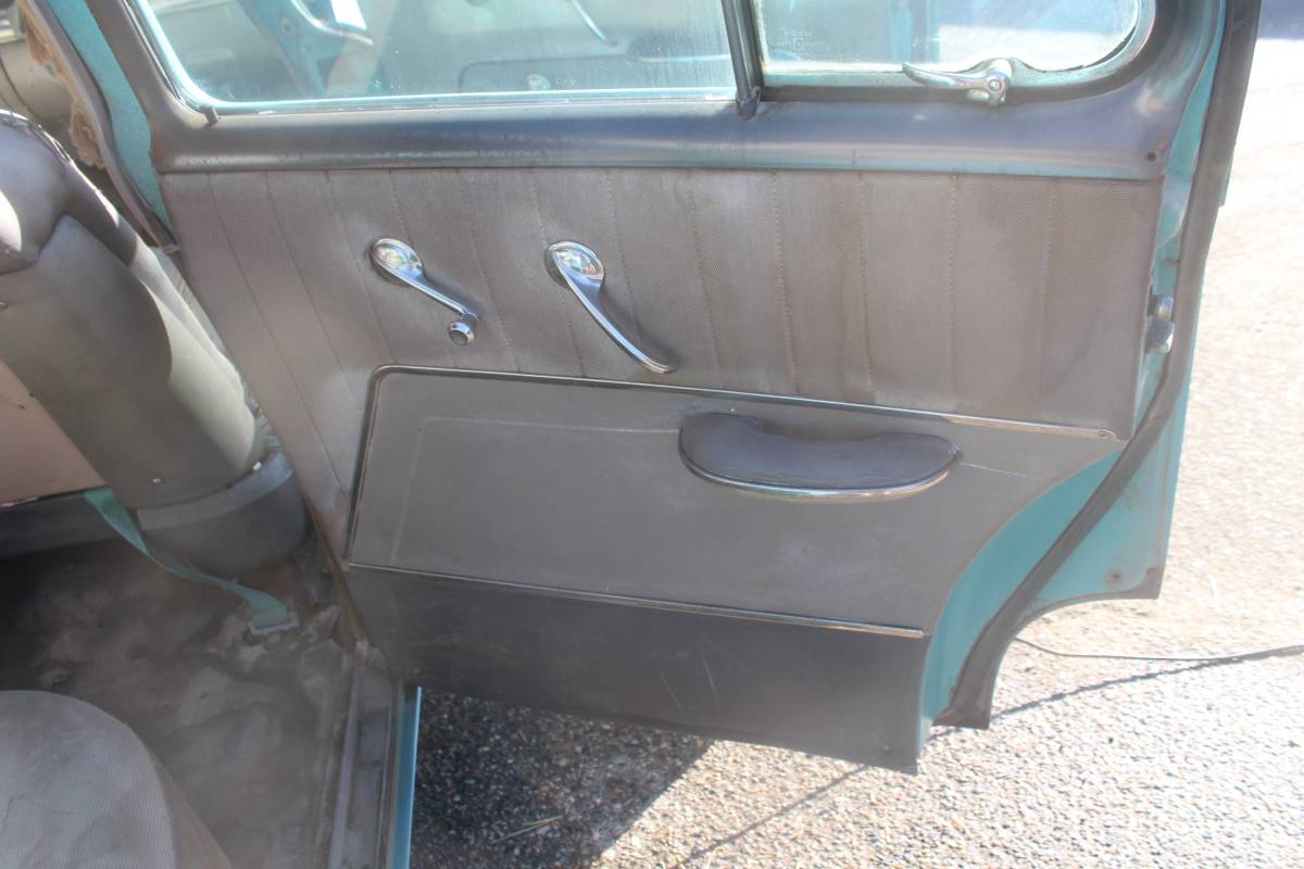 Oldsmobile-88-4-door-1953-blue-10