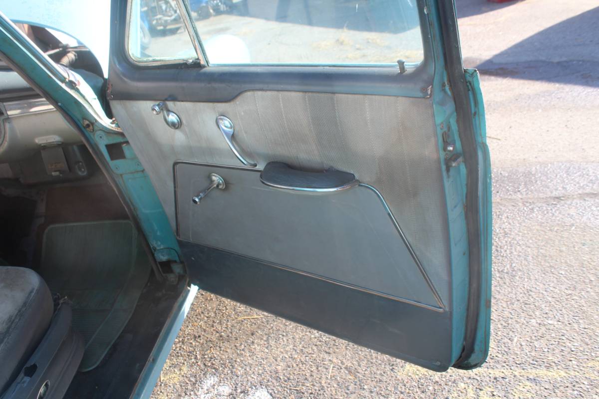 Oldsmobile-88-4-door-1953-blue-11