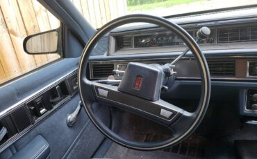 Oldsmobile-88-royale-1990-white-4