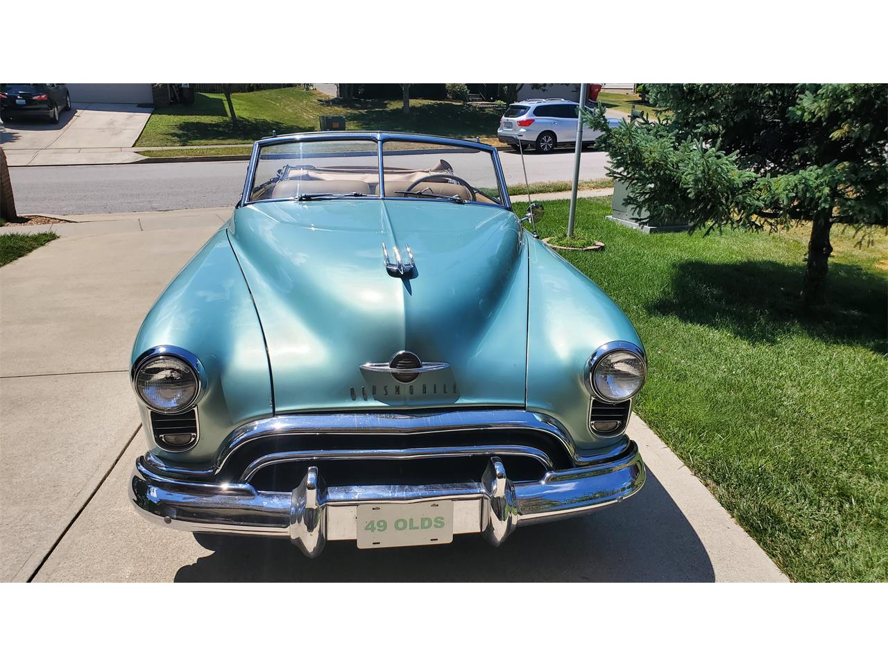 Oldsmobile-98-1949-Almond-Green-Tan-1