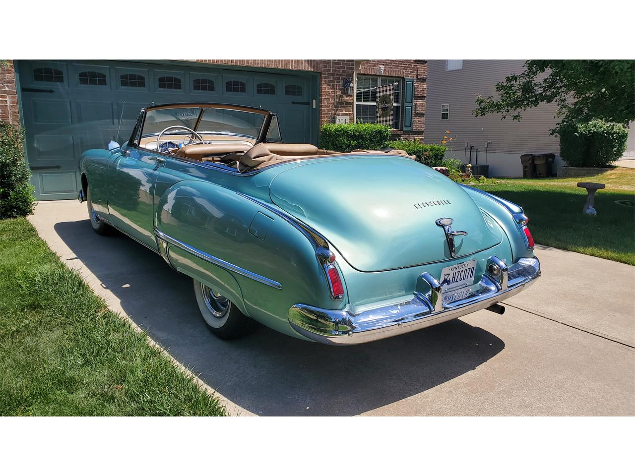 Oldsmobile-98-1949-Almond-Green-Tan-13