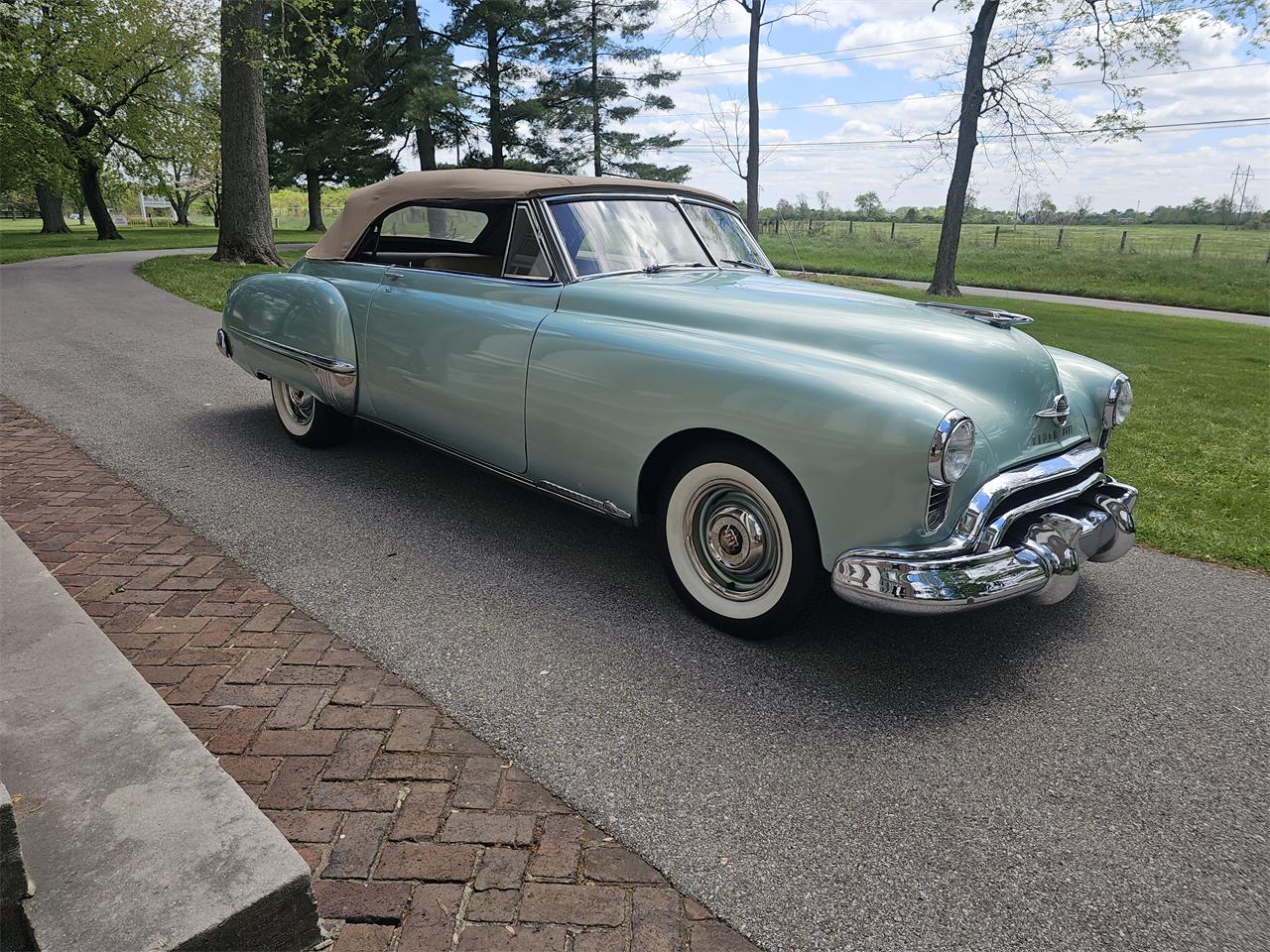 Oldsmobile-98-1949-Almond-Green-Tan-14