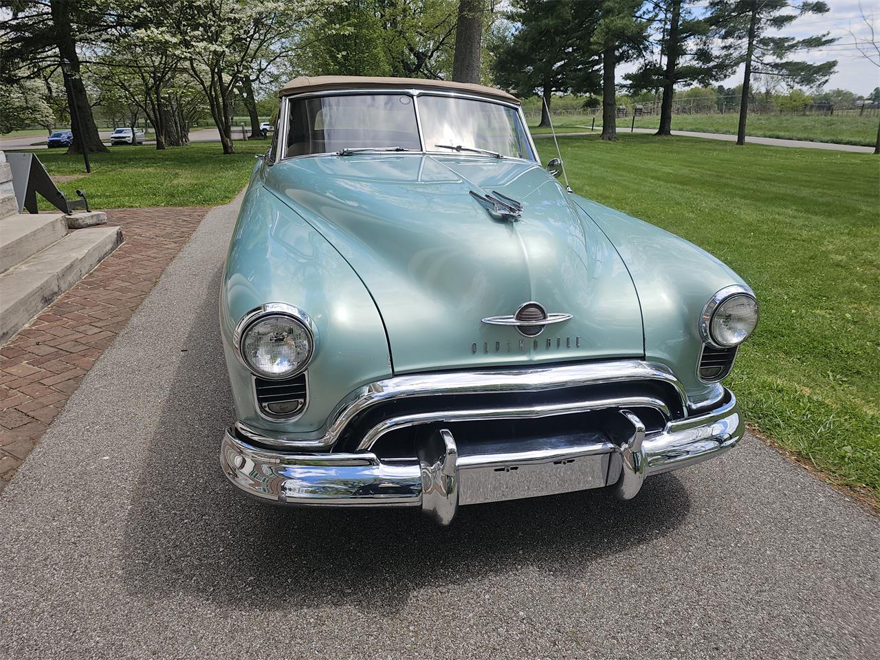 Oldsmobile-98-1949-Almond-Green-Tan-15
