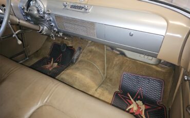 Oldsmobile-98-1949-Almond-Green-Tan-20