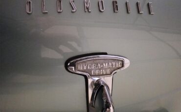 Oldsmobile-98-1949-Almond-Green-Tan-21
